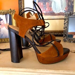 Suede Vince Camuto heals with tie ups 7M